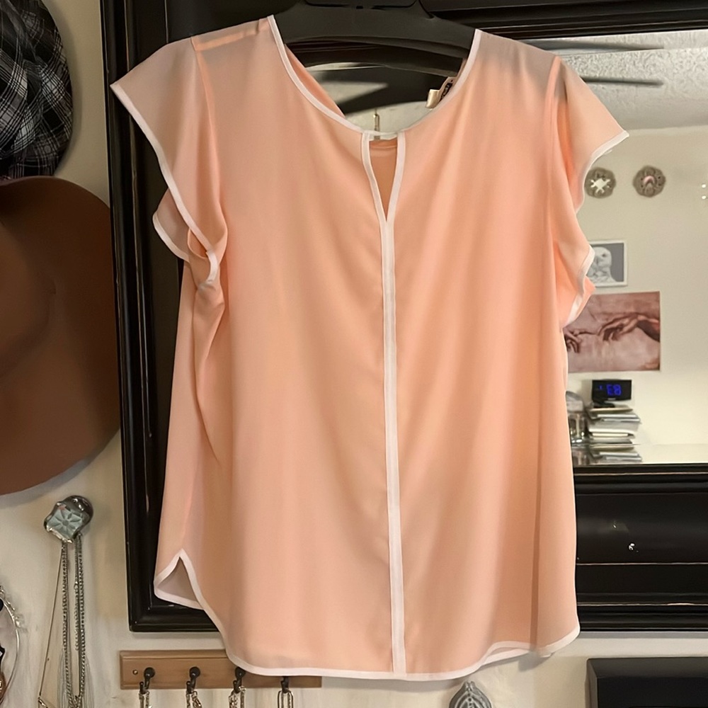 Women's Peach Short Sleeve Blouse with Contrast Trim